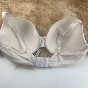 Victoria's Secret Intimates & Sleepwear - Victoria's Secret Lace Bra 40DD Body By Victoria Victoria's Secret Intimates & Sleepwear - Victoria's Secret Lace Bra 40DD Body By Victoria